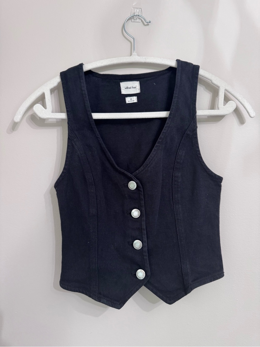Wilfred Quiet Luxury Black Button-Front Denim Vest Top